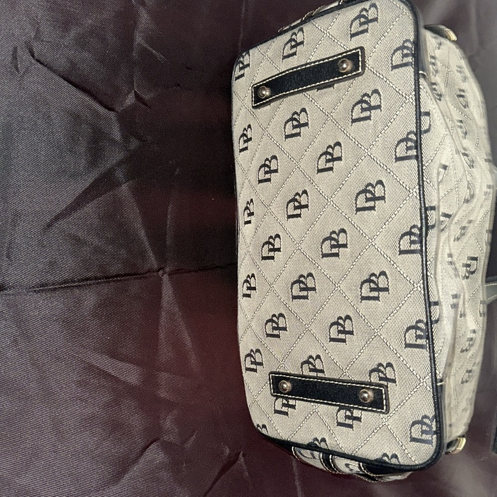 Dooney and Bourke handbag - Picture 5 of 10
